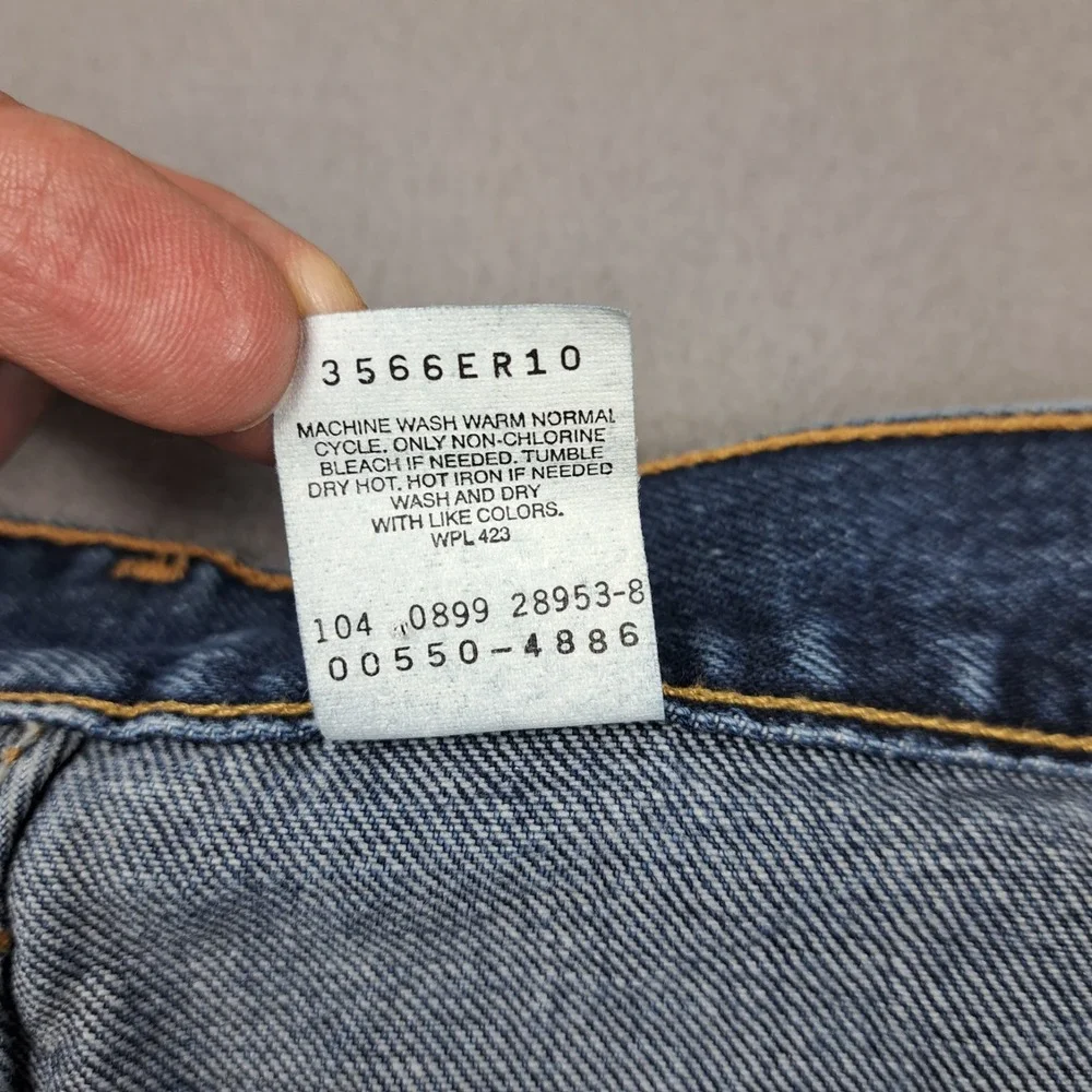 Vintage Levis 550 Jeans Mens 38x34 Dark Blue Denim Relaxed Fit Pants Batwing 90s